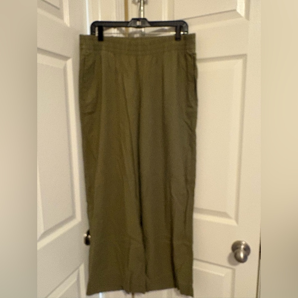 Old Navy Sage Wide-Leg Trousers